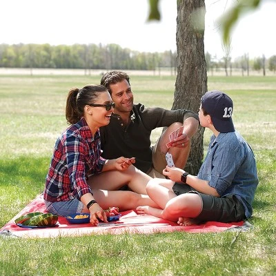 Coghlan's Outdoor Camping Picnic Blanket 4 Coghlan's Outdoor Camping Picnic Blanket - Image 2